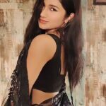 Raveena Daha Instagram - Vaaya veera 🖤 Saree from : @afsha_shopper ✨❤️ #raveena #raveenadaha