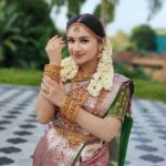 Raveena Daha Instagram - ✨😍✨ Pure silk saree from : @grb_silks 😍 I absolutely loved this saree, it enhanced my beauty 🙈 . Designer blouse from: @d3boutiquee 😍 The hand work and colour of this blouse perfectly matched my saree ❤️ .. Matte finish Bridal jewelry from : @chennai_jazz 😍✨✨ .. #raveena #raveenadaha