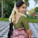 Raveena Daha Instagram - ✨😍✨ Pure silk saree from : @grb_silks 😍 I absolutely loved this saree, it enhanced my beauty 🙈 . Designer blouse from: @d3boutiquee 😍 The hand work and colour of this blouse perfectly matched my saree ❤️ .. Matte finish Bridal jewelry from : @chennai_jazz 😍✨✨ .. #raveena #raveenadaha