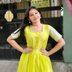 Raveena Daha Instagram - दिल संभल जा जरा फिर मोहब्बत करने चला है तू 😌🌹 In love with this dress😍 from : @karthika_fashion_store 😍💚💚 #raveena #raveenadaha