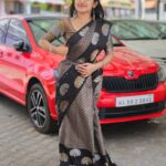 Raveena Daha Instagram - 🖤🖤🖤 Beautiful saree from: @shri_sai_collections_ 😍 #raveena #raveenadaha