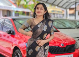 Raveena Daha Instagram - 🖤🖤🖤 Beautiful saree from: @shri_sai_collections_ 😍 #raveena #raveenadaha