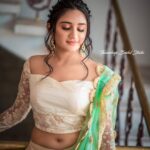 Raveena Daha Instagram - 💚🤍💚 Hair and makeup: @thanushiya_bridal_studio 😍 ... Shot by : @diwahar_photography @diwahar_photography 🔥 .. Outfit: @faamysfashions 🥀 .. Jewel:@chennai_jazz 🤩 .. #raveena #raveenadaha
