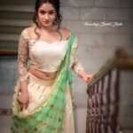 Raveena Daha Instagram - 💚🤍💚 Hair and makeup: @thanushiya_bridal_studio 😍 ... Shot by : @diwahar_photography @diwahar_photography 🔥 .. Outfit: @faamysfashions 🥀 .. Jewel:@chennai_jazz 🤩 .. #raveena #raveenadaha