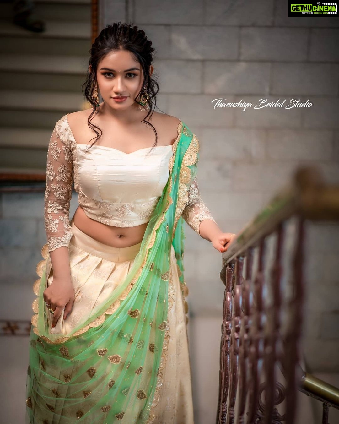 Raveena Daha Instagram - ππ€π Hair and makeup: @thanushiya_bridal_studio π ... Shot by : @diwahar_photography @diwahar_photography π₯ .. Outfit: @faamysfashions π₯ .. Jewel:@chennai_jazz π€© .. #raveena #raveenadaha