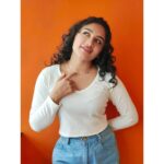 Raveena Daha Instagram - YOU give me BUTTERFLIES 😍🦋💙 Butterfly choker from : @daretostyle20 😍 #raveena #raveenadaha