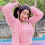 Raveena Daha Instagram - 🌸🖤🌸 Cute top from @dresshousee_ Scrunchies from @dresshousee_ 🎀 #raveena #raveenadaha