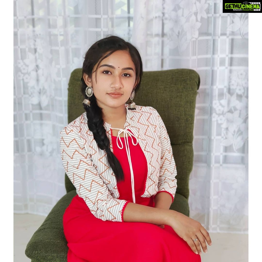 Raveena Daha Instagram - Loved this outfit from www.fairshops.in π @fairshops_official this is not only a website for cloths it also has cosmetics products and various other products. Do checkout π¦π€ #raveena #raveenadaha