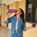 Raveena Daha Instagram - I trust my @vayaindia Drynk Max for keeping me hydrated in style this summer! Insulated, it is perfect for carrying my cold water. Available in beautiful colours, the insulated bottle also comes with 3 different types of lids. #vayaindia #vayadrynk #insulatedflask #raveena #raveenadaha