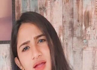 Raveena Daha Instagram - Sattu puttu nu vaanga ingaiye wait pandren😂😂 #funny #raveena #raveenadaha