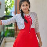 Raveena Daha Instagram – Loved this outfit from www.fairshops.in π @fairshops_official this is not only a website for cloths it also has cosmetics products and various other products. Do checkout π¦π€
#raveena #raveenadaha