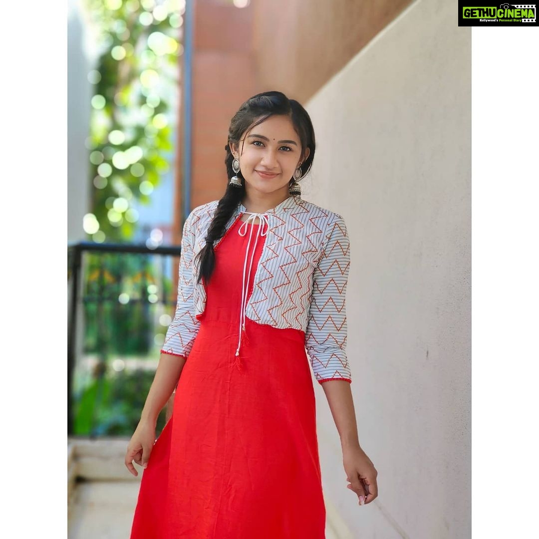 Raveena Daha Instagram - Loved this outfit from www.fairshops.in π @fairshops_official this is not only a website for cloths it also has cosmetics products and various other products. Do checkout π¦π€ #raveena #raveenadaha