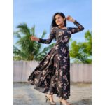 Raveena Daha Instagram – இது மாற்றமா ?தடுமாற்றமா ?
என் நெஞ்சிலே 
பனி மூட்டமா.. 🤍💙🤍

Beautiful long gown from : @fashion_fit_women 😍🖤 

#raveena #raveenadaha