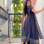 Raveena Daha Instagram – காதலிக்கும் ஆசை இல்லை
கண்கள் உன்னை காணும் வரை
உள்ளுக்குள் காதல் பூத்தது உன்னால் 🖤✨ 
 Beautiful outfit from @essentials_cart_ 😍 

#raveena #raveenadaha