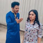 Raveena Daha Instagram - Un thangachi pidivadhakaari adha neeyum marandhuradha anne 🤨😂 Watch Udanpirappe show today at 4pm on vijay tv beautifully hosted by my anne @kuraishi_the_entertainer 🥰 #fun #kuraishi #raveena #raveenadaha #shoot