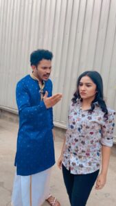 Raveena Daha Instagram - Un thangachi pidivadhakaari adha neeyum marandhuradha anne 🤨😂 Watch Udanpirappe show today at 4pm on vijay tv beautifully hosted by my anne @kuraishi_the_entertainer 🥰 #fun #kuraishi #raveena #raveenadaha #shoot