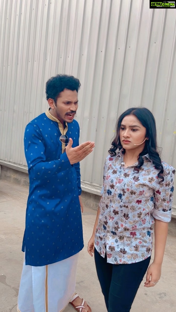 Raveena Daha Instagram - Un thangachi pidivadhakaari adha neeyum marandhuradha anne 🤨😂 Watch Udanpirappe show today at 4pm on vijay tv beautifully hosted by my anne @kuraishi_the_entertainer 🥰 #fun #kuraishi #raveena #raveenadaha #shoot