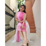 Raveena Daha Instagram – என் அதிகாலை உன் முகம் பார்த்து தினம் எழ வேண்டும். 💙🥺💯

Cuteeee frock from:@sathyacollection1112 🥰

#raveena #raveenadaha