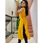 Raveena Daha Instagram – நீ கண் தொட்டு
கடந்திடும் காற்றோ..
இல்லை கனவில்
நான் கேட்க்கும் பாட்டோ.. 
இது உறவோ இல்லை பரிவோ?💙💙

Kurthi top from: @anushashoppingzone ❤️

#raveena #raveenadaha