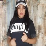 Raveena Daha Instagram - Ipo enna pant kizhinjirukku athana ? 😂 Cap and hoodie from : @vijay_felix_official @my_attiitude