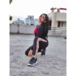 Raveena Daha Instagram - How flexible are you? 😉 Outfit from: @dhanshicollections ❤️ This track suit is sooo comfy to wear 🥺 Attitude shoe from: @vijay_felix_official @my_attiitude By "chris gayle" 🖤 #raveena #raveenadaha