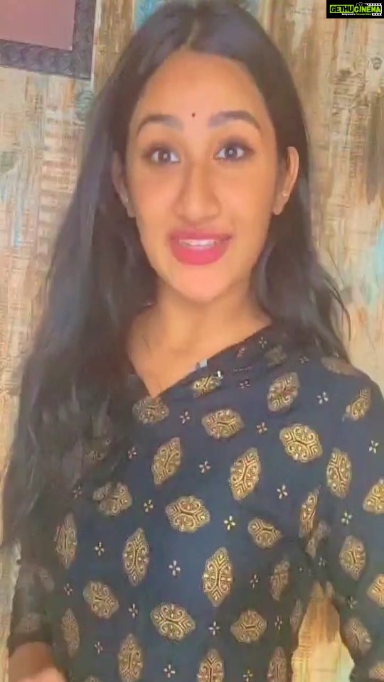 Raveena Daha Instagram - Anga ellam illa.... @essentials_cart_ edutha dress dhaan😂
