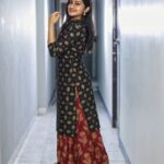 Raveena Daha Instagram - உன்னாலே எந்நாளும் என் ஜீவன் வாழுதே💙💙💙 Outfit from: @essentials_cart_ 🖤❤️ Shot by : 📸 @_avianbu_