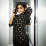 Raveena Daha Instagram - உன்னாலே எந்நாளும் என் ஜீவன் வாழுதே💙💙💙 Outfit from: @essentials_cart_ 🖤❤️ Shot by : 📸 @_avianbu_