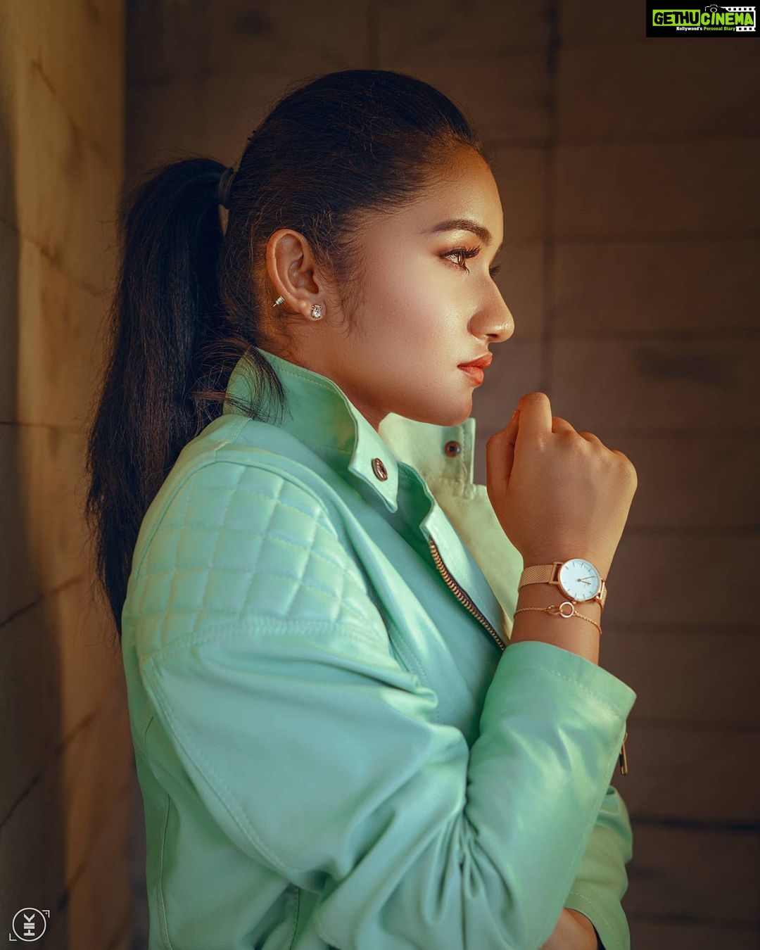 Raveena Daha Instagram - My @danielwellington is a classic and matches all my styles🤩. Use my code RAVEENAJ to get a 15% off on your purchase on their website. #DanielWellington. #raveena #raveenadha