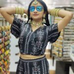 Raveena Daha Instagram – Couldn’t resist myself without taking any pictures 😌 chumma Jewel paaka dhaan ponen seri apdye oru photo edupom nu😂

Amazing jewellery collections @chennai_jazz 😍