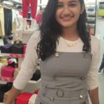 Raveena Daha Instagram - @demozastores 🌈 Do visit @demozastores at Phoenix. @vijay_felix_official