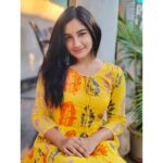 Raveena Daha Instagram - Dressed in YELLOW, She says HELLO, come sit next to me You fine FELLOW😝😘 °° Beautiful kurti from: @ana_fashion_world 😍 °° Pc: @naveenkumar.b92 📸 °° #raveena #raveenadaha