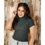 Raveena Daha Instagram - நீ தொட தொட நானும் பூவாய் மலர்ந்தேன் ‌💙☺️ Crop top from: @trendingstyle20 🥰 #raveena #raveenadaha