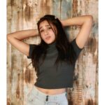 Raveena Daha Instagram - நீ தொட தொட நானும் பூவாய் மலர்ந்தேன் ‌💙☺️ Crop top from: @trendingstyle20 🥰 #raveena #raveenadaha