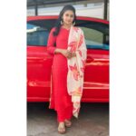Raveena Daha Instagram - எல்லா சிவப்பும் உந்தன் கோபம் ❤️💙 Kurti set from @fashionspirit6 😍 and this is my favourite kurti so far 🤩 #raveena #raveenadaha