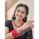Raveena Daha Instagram - காதலே என் காதலே என்னை என்ன செய்யப் போகிறாய் 🤭💙 Accessories from : @sparkle_zone_ 😍😍 Best silk thread jewelry ❤️💯✨ (Enna seiyya poranga nu comment la soldravan ellam vazhka poora single ah dhaan saavan 🤣)