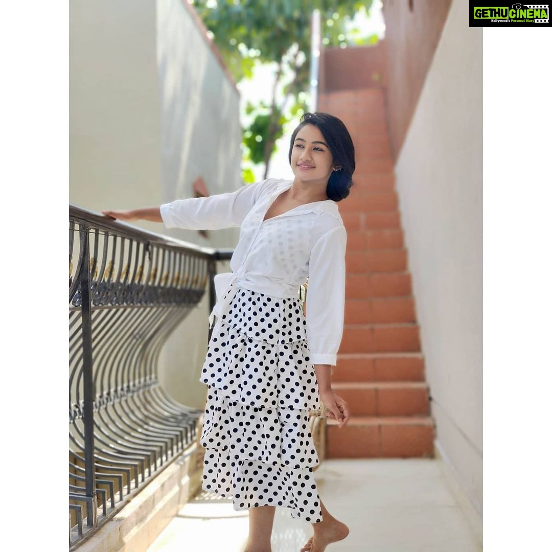 Raveena Daha Instagram - Make sure you're happy in real life, not just on social media 💯😉 . Choker:@mahe_closet ⛓️ . Outfit:@_.girlush._ ✨ #raveena #raveenadaha