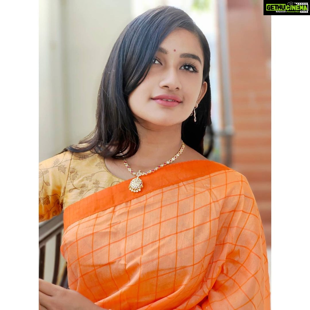 Raveena Daha Instagram - Everyone has a story, everyone has a journey, and no two are ever the same. Your jewelry should be exactly the same. Handmade, hand-set, and never the same πβ€οΈ Ruby neckpiece from:@histyle_collections π