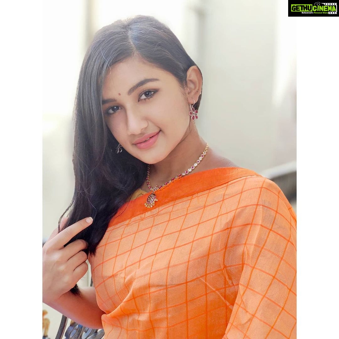 Raveena Daha Instagram - Everyone has a story, everyone has a journey, and no two are ever the same. Your jewelry should be exactly the same. Handmade, hand-set, and never the same πβ€οΈ Ruby neckpiece from:@histyle_collections π