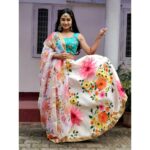 Raveena Daha Instagram – Merry Christmas 🎄⛄
Gorgeous Lehenga from:@she_vibess 😍
Also get 10% off on your first order using my code SHE_RAVEENA 😍

Jewellery from:@esha_sparks_n_glitters 😍