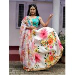 Raveena Daha Instagram - Merry Christmas 🎄⛄ Gorgeous Lehenga from:@she_vibess 😍 Also get 10% off on your first order using my code SHE_RAVEENA 😍 Jewellery from:@esha_sparks_n_glitters 😍