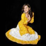 Raveena Daha Instagram - உருவங்கள் எல்லாம் உடல் விட்டு போகும், உள்ளத்தின் காதல் சாகாதடா💯❤️ Outfit from:@resul_collections ❤️