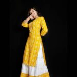 Raveena Daha Instagram - உருவங்கள் எல்லாம் உடல் விட்டு போகும், உள்ளத்தின் காதல் சாகாதடா💯❤️ Outfit from:@resul_collections ❤️
