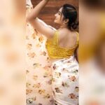 Raveena Daha Instagram - Curvy road cause beautiful destination 💯❤️ ✨✨✨✨ Muah : @jyothsanamakeoverartistry Behind the lens : @radnus32 Blouse : @uttara_trulyurs Saree : @designed_by_sindhu Jewellery : @pokkisham_jewellery Location : @delo_studios #raveena #raveenadaha