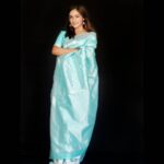 Raveena Daha Instagram - காமன் நாட்குறிப்பில் காதல் கதையானோம்💙 Saree from:@star_collectionsss #raveena #raveenadaha
