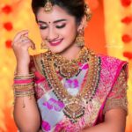 Raveena Daha Instagram – One must be in tune with the times to appreciate traditions !🤗
.
•SOUTH INDIAN BRIDAL LOOK•
.
MUA:@sharanyas_makeupartistry 
Jewellery:@aadhirabridal_jewellery 
Saree:@grb_silks 
Blouse:@jdesigners30 
Hair do :@jaanumakeoverartistry 
Photography:@dhanush__photography 

#raveena #raveenadaha
