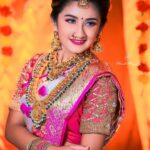 Raveena Daha Instagram – One must be in tune with the times to appreciate traditions !🤗
.
•SOUTH INDIAN BRIDAL LOOK•
.
MUA:@sharanyas_makeupartistry
Jewellery:@aadhirabridal_jewellery
Saree:@grb_silks
Blouse:@jdesigners30
Hair do :@jaanumakeoverartistry
Photography:@dhanush__photography
#raveena #raveenadaha