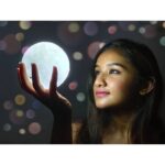 Raveena Daha Instagram - ஆகாய வெண்ணிலாவே தரைமீது வந்ததேனோ..?😍 Moon lamp from: @hareh._.gifts 😍🎴 #raveena #raveenadaha