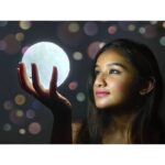 Raveena Daha Instagram – ஆகாய வெண்ணிலாவே தரைமீது வந்ததேனோ..?😍

Moon lamp from: @hareh._.gifts
😍🎴

#raveena #raveenadaha