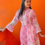 Raveena Daha Instagram – Soy linda😝🥰 
Cute outfit from @bigbayy 💗

#raveena #raveenadaha